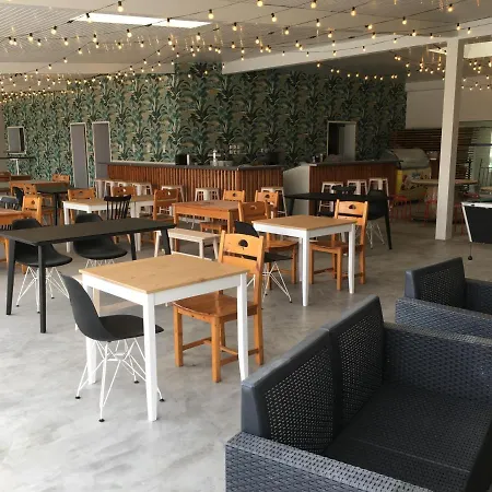 Κάμπινγκ Le 4*